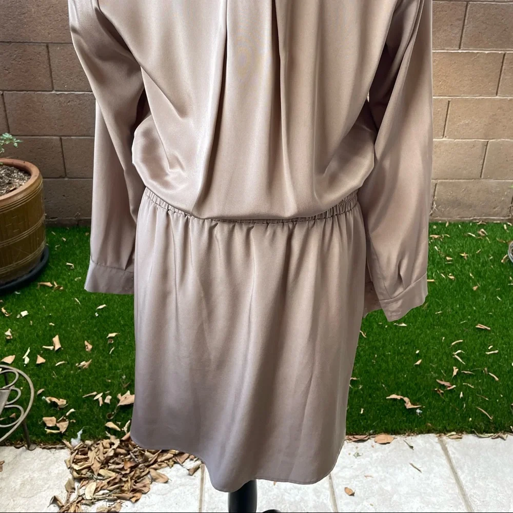 NEW Vince. 100% Silk Mink Nude Color Drawstring Waist Long Sleeve Shirt Dress 12 - Picture 9 of 16